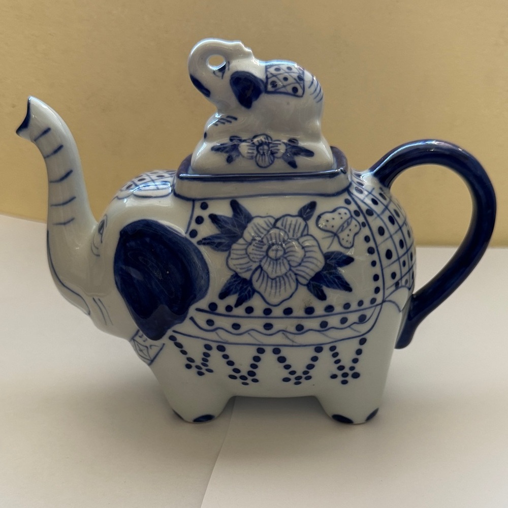 Bombay Elephant Tea Pot
